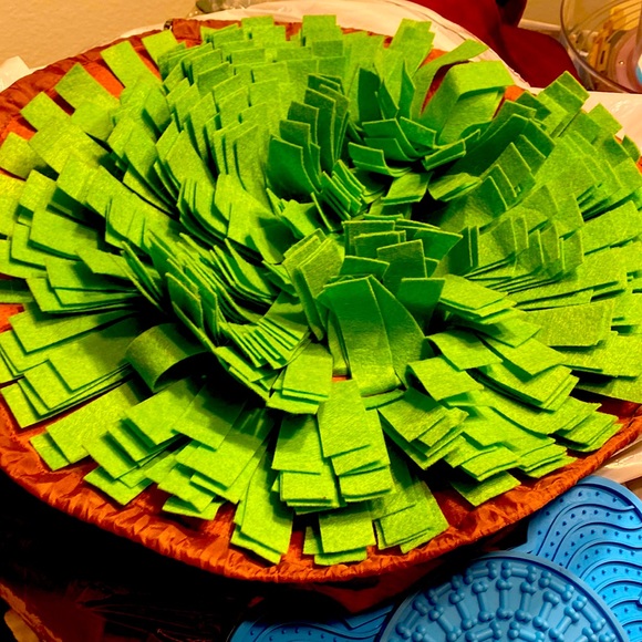 Pet Snuffle Mat for Dogs,Interactive Feed Puzzle for Boredom - Picture 2 of 4
